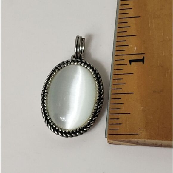 WHITE CAT"S EYE In Silver-tone Setting PENDANT ONLY - Picture 4 of 8